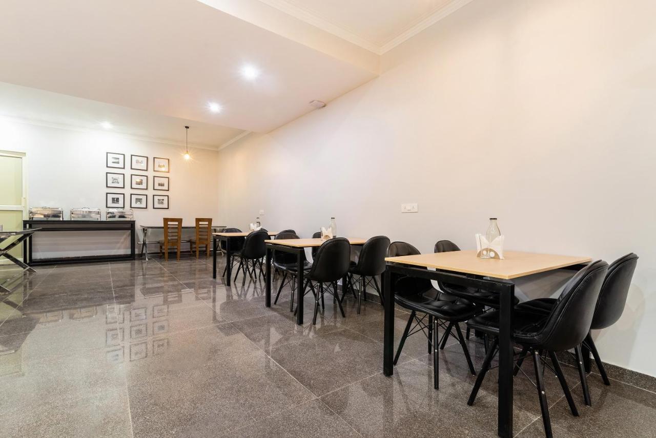 מלון Vijayawāda Oyo Flagship Santhi Grand מראה חיצוני תמונה