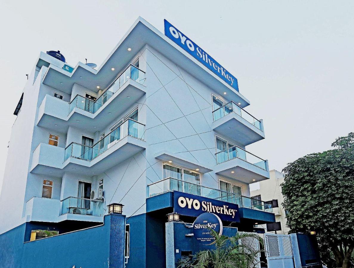 מלון Vijayawāda Oyo Flagship Santhi Grand מראה חיצוני תמונה